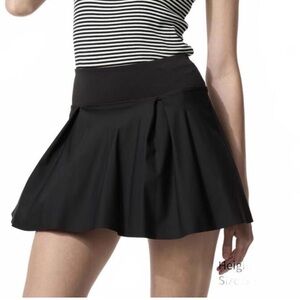 Uniqlo Skorts (2 for 1 price) black small